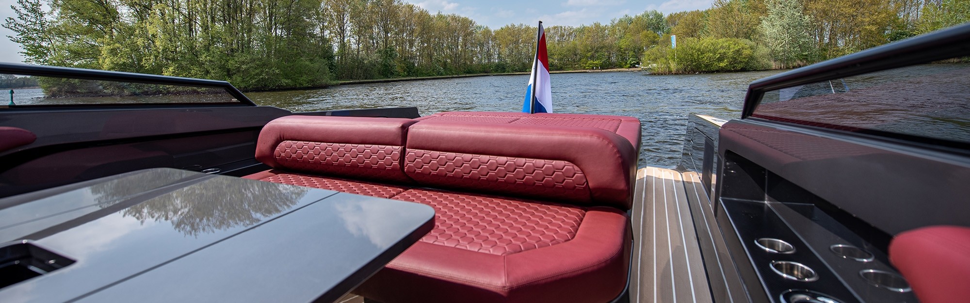 38c-interieur4-header-desktop