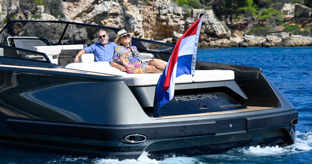 REBORN 38 BOWRIDER