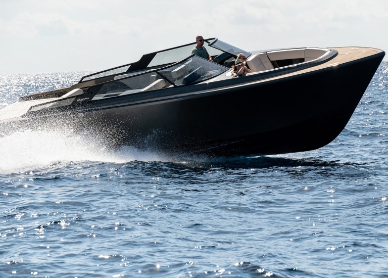 REBORN 38 BOWRIDER