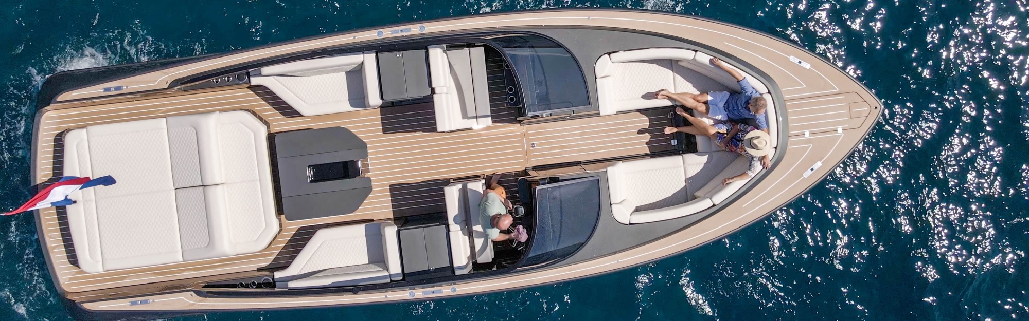 Reborn 38 Bowrider interieur-5