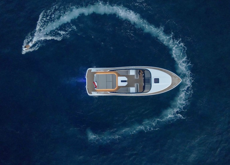 Reborn 38 Bowrider interieur-27