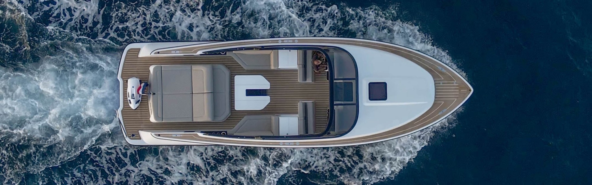 Reborn 38 Bowrider interieur-24
