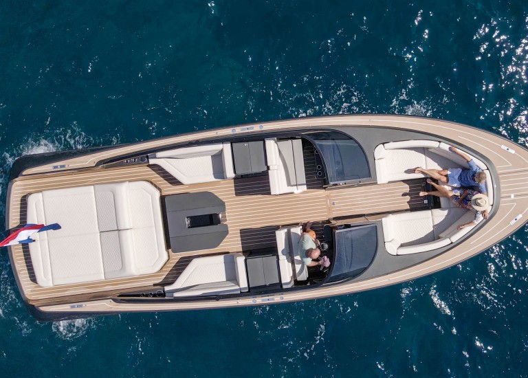 Reborn 38 Bowrider interieur-5