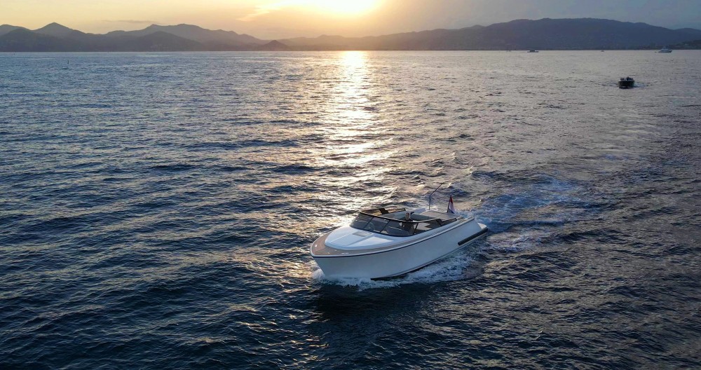 Reborn-Yachts-40R-4 Reborn-Yachts-40R-4